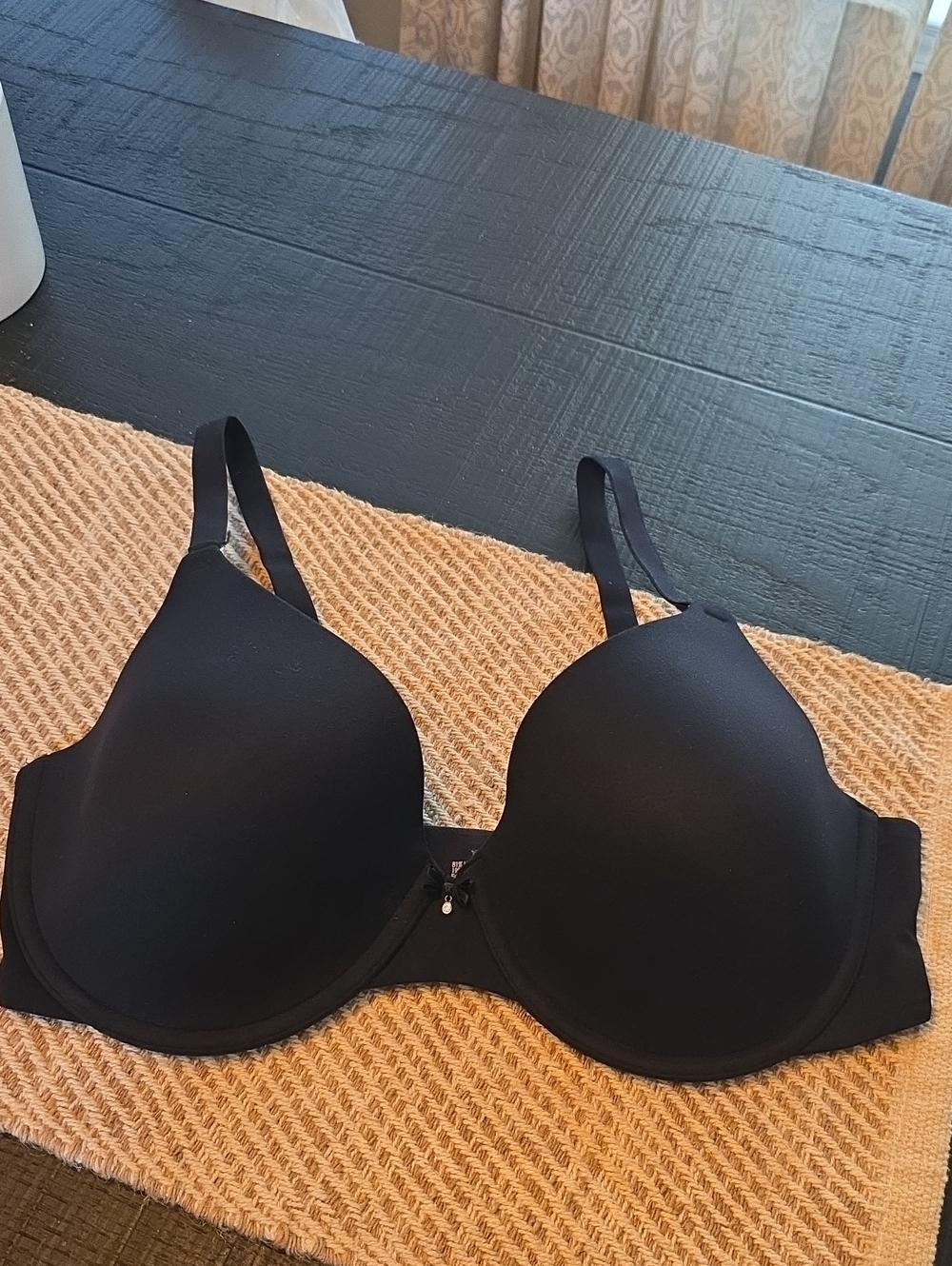Soma Black Embraceable Demi Molded T-Shirt Bra